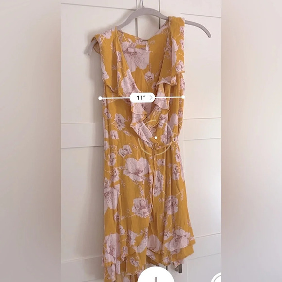 Free People yellow floral wrap dress size small - Picture 6 of 7